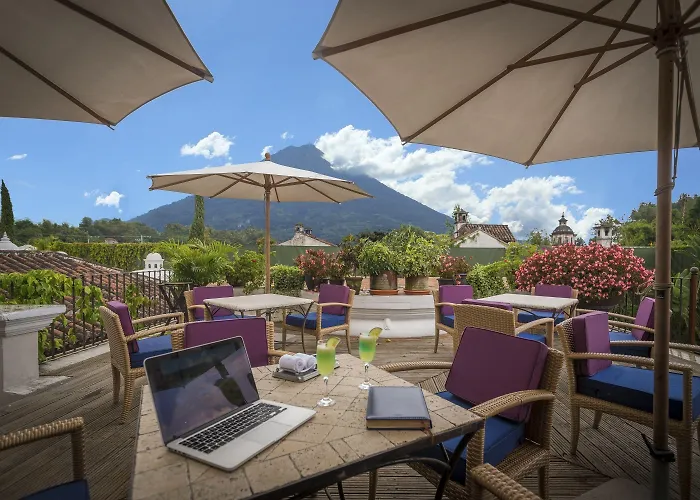 Pensativo House Hotel