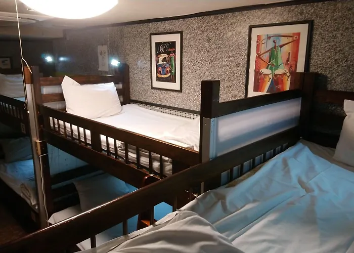 Family & Bakpak Tokyo Hostel