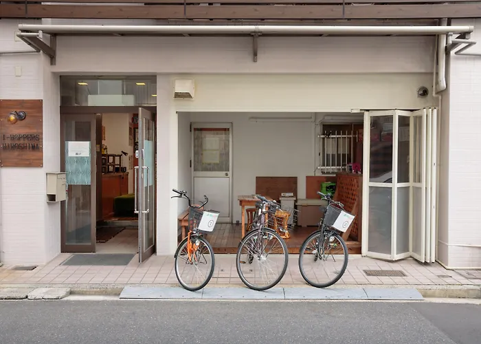 Pension Guide J-Hoppers Hiroshima Guesthouse