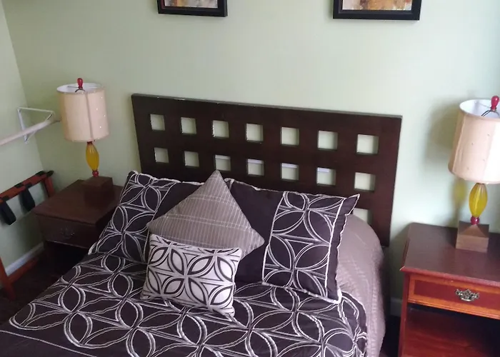 Adelaide Hostel