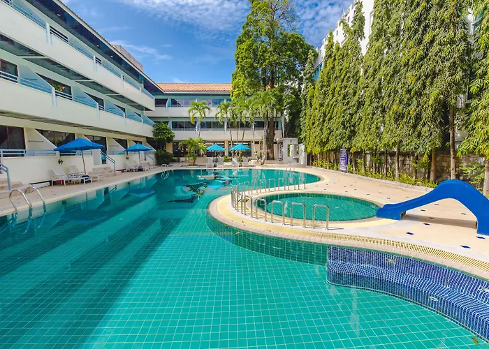 Beach Hotels Karon Whale Resort