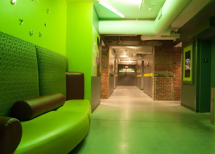 Hi Boston Hostel