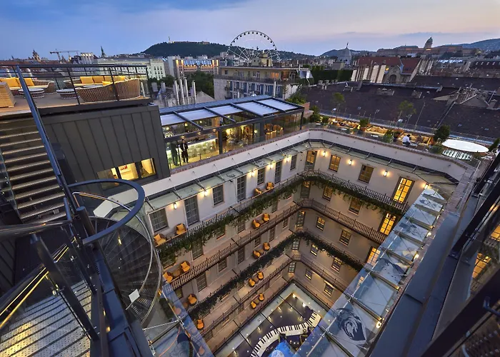 Hotel mit Aussicht: Aria Hotel Budapest By Library Hotel Collection