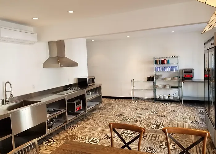 Samesun Hollywood Hotel & Hostel