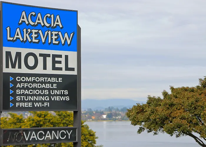 Cheap hotel: Acacia Lake View Motel
