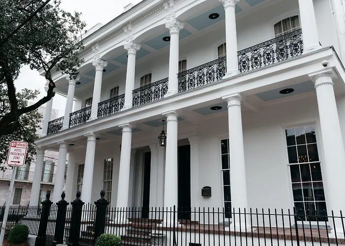 Henry Howard Hotel
