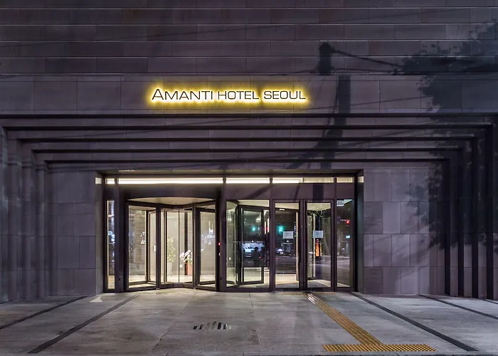 Hotel with pool: Amanti Hotel Seoul Hongdae