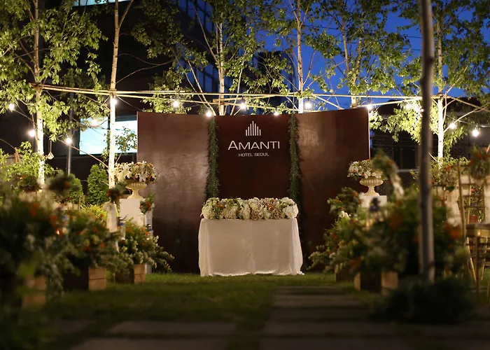 Hotel with pool: Amanti Hotel Seoul Hongdae