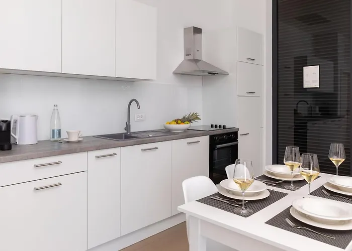 Marina Baotic Apartments