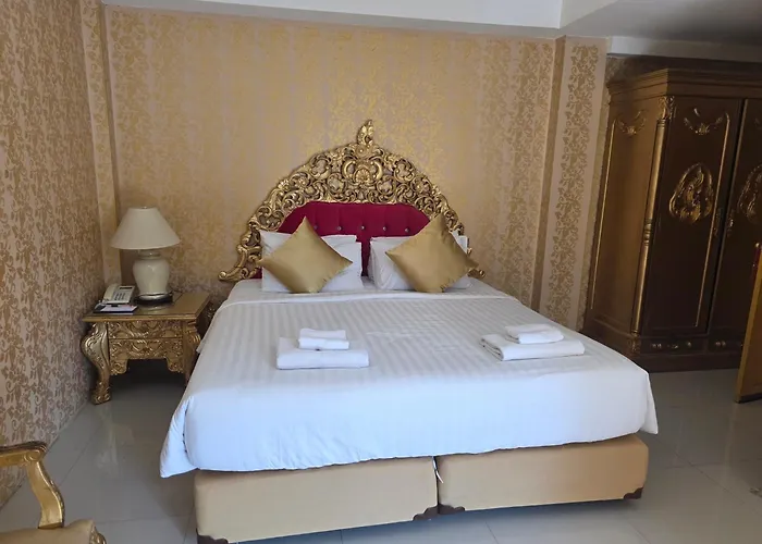 Nakaraj Princess Chiang Rai - Walking Street