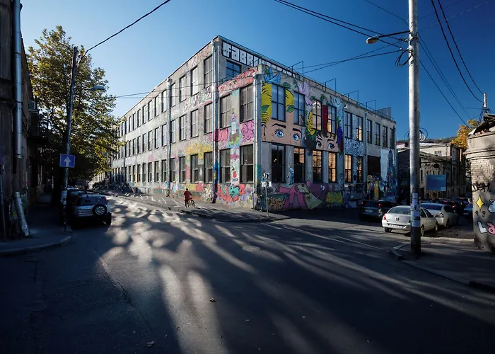 Pet Friendly hotel: Fabrika Hostel & Suites