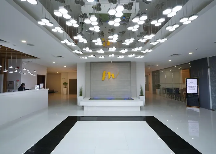 Hotel with pool: Mezzo Hotel