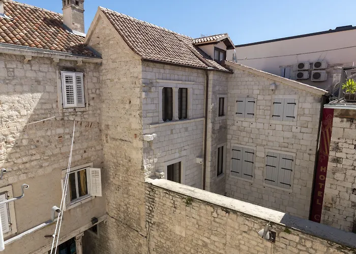 Villa: Gothic Palace Heritage