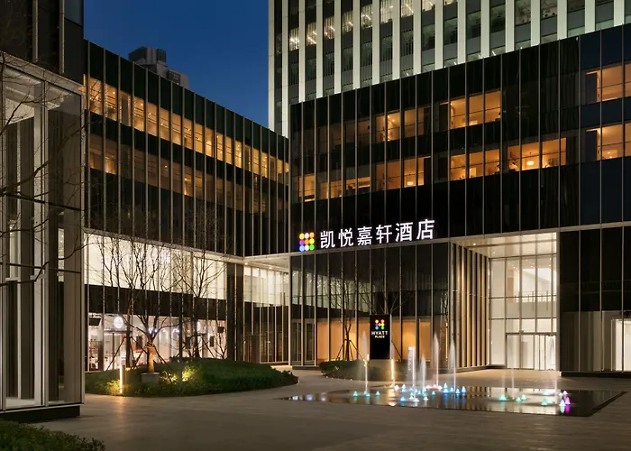 Resort: Hyatt Place Shanghai Tianshan Plaza