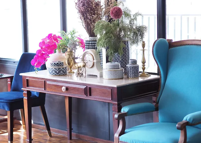 Bloom Boutique Hotel & Cafe