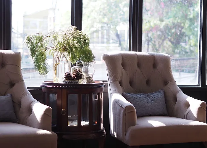 Bloom Boutique Hotel & Cafe