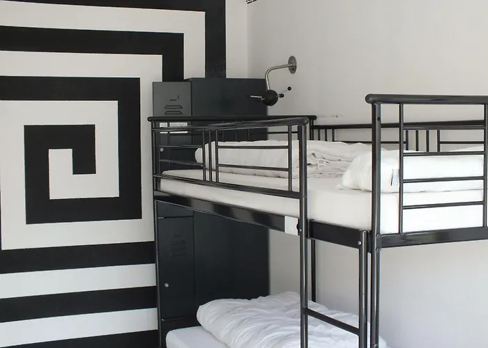 Max Hostel