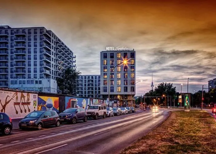 Villa: Schulz Hotel Berlin Wall At The East Side Gallery