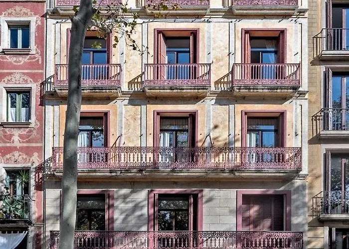 Hotel de 3 estrellas: Apartmentos Ramblas 108