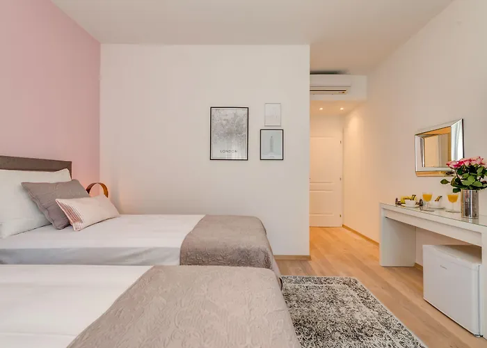 Capital Apartments And Rooms