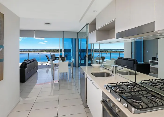 Silvershore Apartments On The Broadwater