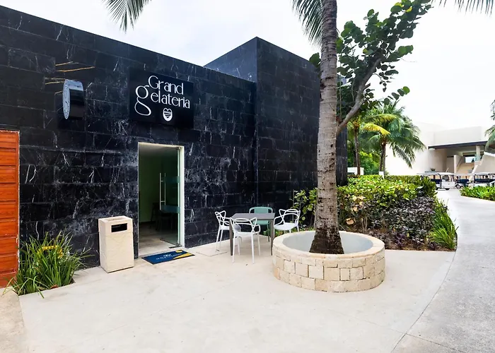 Airport Hotel: Grand Palladium Select Costa Mujeres