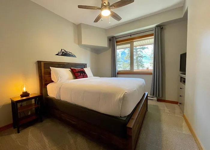 Newly Renovated Grizzly Lodge, Spacious 3Br 2Ba With Open Pool, Hot Tub