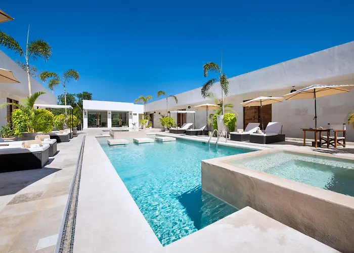 Luxury hotel only: Avela Boutique Hotel