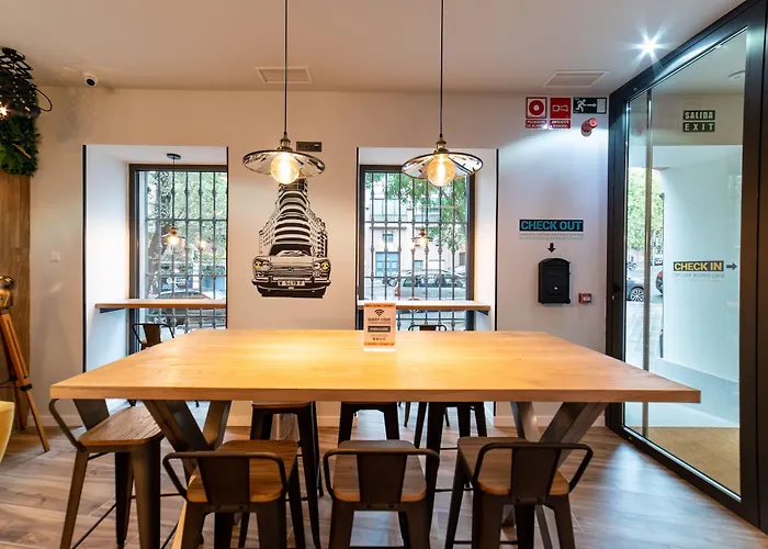 Petit Hostel La Latina (Adults Only)