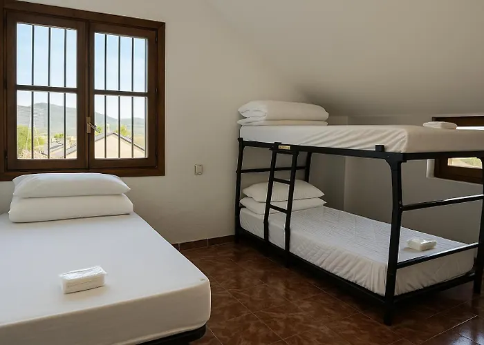 Cama Hab Compartida - Albergue Tritón Villanúa