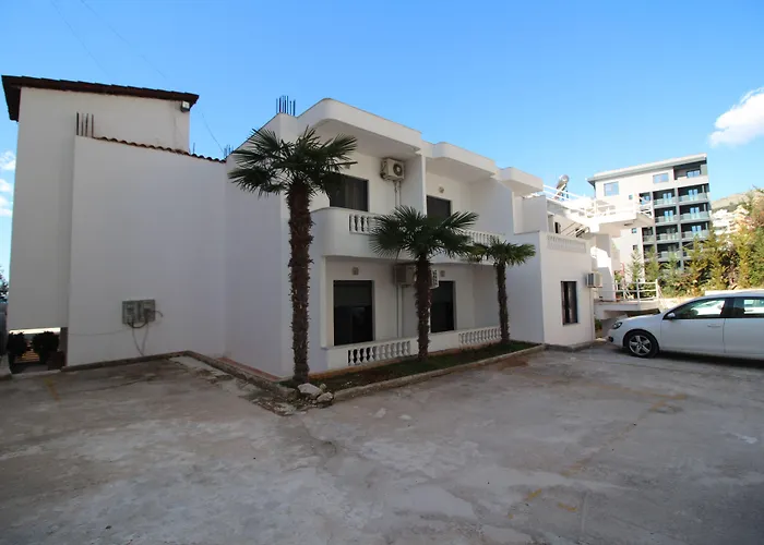 Julia Hotel