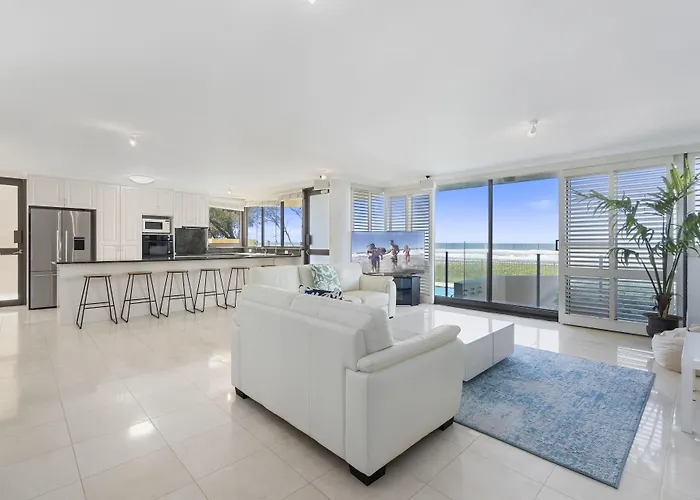 Hotel near College: Premiere Apartments