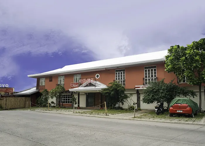 Oyo 579 Anisabel Suites