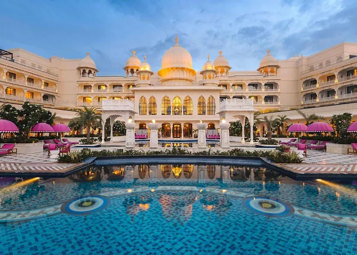 Hotels with tennis Fairmont Udaipur Palace