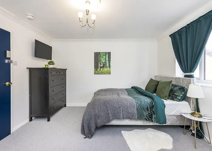 B&B only: Inglewood Hub