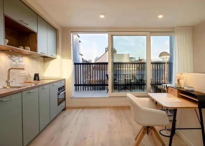 Hotel near College: Made In Catherine