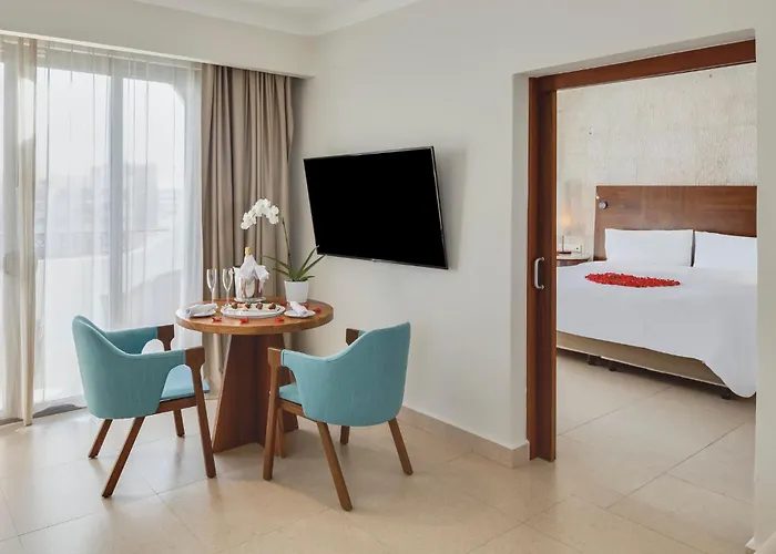 Luxury hotel only: Fiesta Americana Condesa Cancun