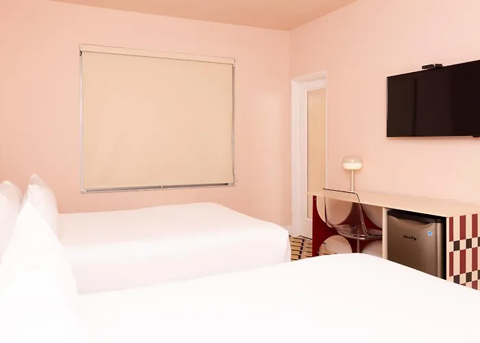 Self catering: Crest Hotel Suites