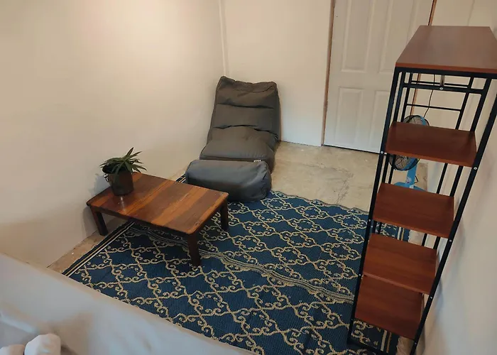 Moov Inn Garden Hostel