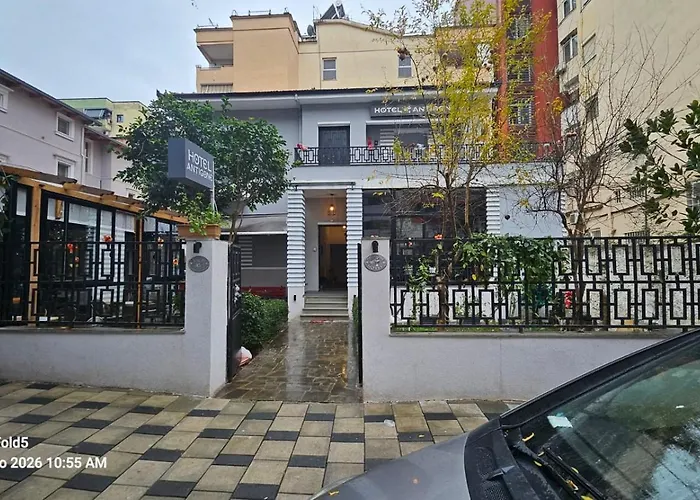Hotel Antigone