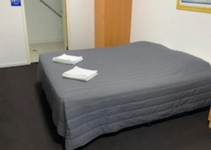 Motel: Queensport Tavern And Motel