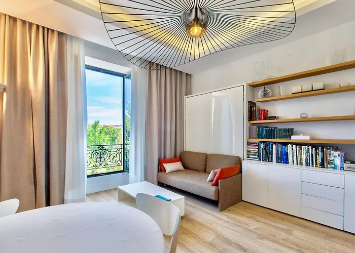 GRAND HÔTEL City Center at 2 minutes walk from the beach