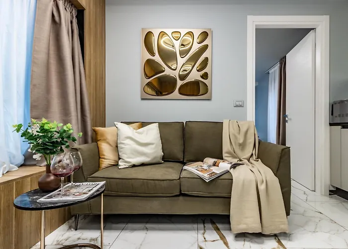 Ugo Bassi Apartments