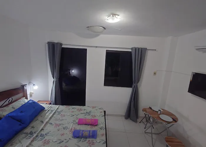 Hostel Chaton