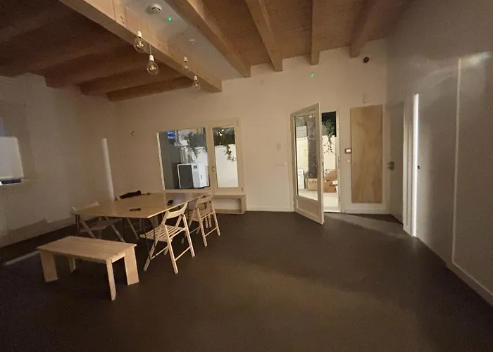 El Santo Hostel