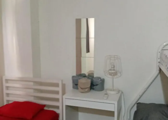 W Yuloren Hostal 1 Min Del Monumento & 5 De Agora Center Mall Santiago