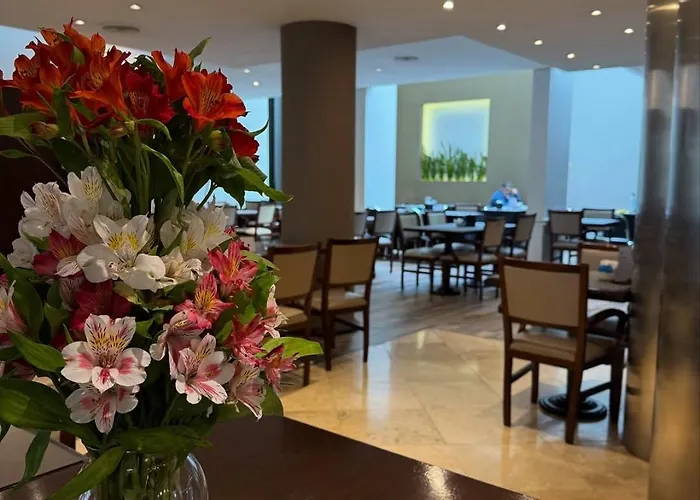 Urquiza Apart Hotel & Suites