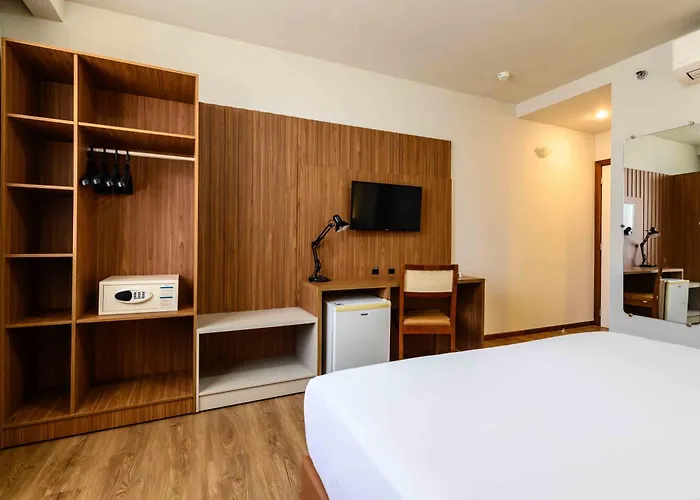 Vitoria Praia Hotel