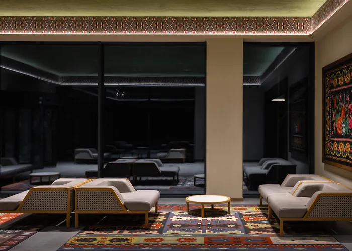 Jolly Alon Hotel & Business Center