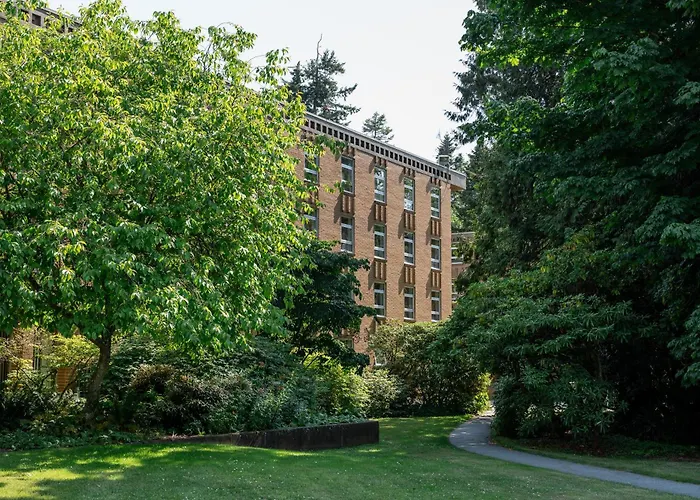 Pacific Spirit Hostel